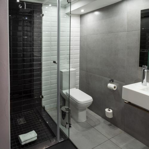 Koupelna v ubytování ONOMO Hotel Johannesburg Sandton