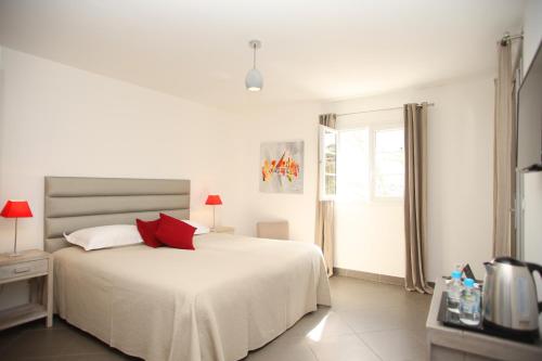 Ένα ή περισσότερα κρεβάτια σε δωμάτιο στο Best Western Hotel Casa Bianca, Piscine Intérieure et Extérieure