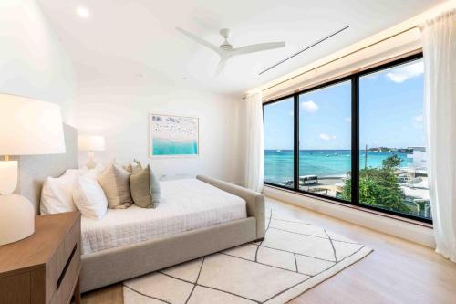 Gallery image of The Sands 5 - Last-Minute Deal Available on This Luxury Oceanfront Condo in West Bay