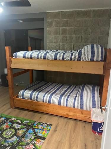 Postel nebo postele na pokoji v ubytování Desert Delight