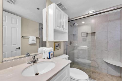 Vannituba majutusasutuses One Seagrove Place 702 Gulf-front unit sleeps 6