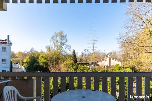 Balkón nebo terasa v ubytování Appartement avec Balcon proche des thermes