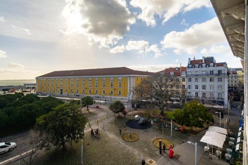 WHome Majestic Lisbon Stay with Breathtaking River Views
