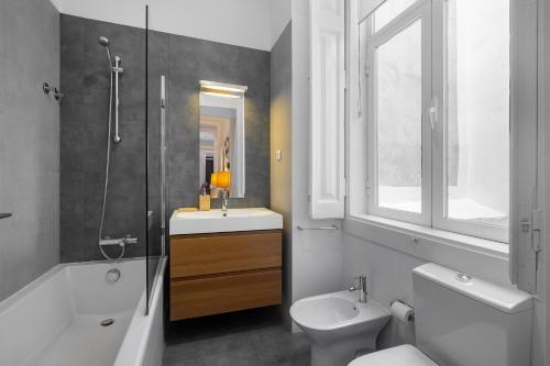 WHome Majestic Lisbon Stay with Breathtaking River Views
