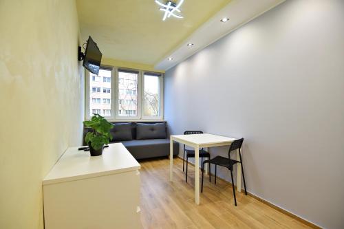 Skorochód Majewskiego 15 studio B