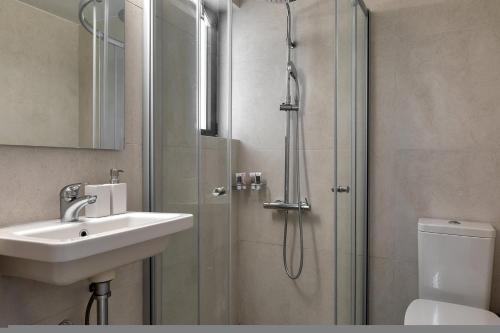 Koupelna v ubytování Lemonia Suites in Ikaria