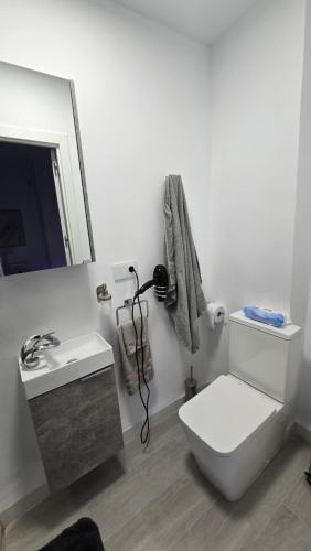 Koupelna v ubytování Biclahome casa de lujo de 2 plantas con garage