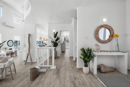 Driftwood Ocean Retreat