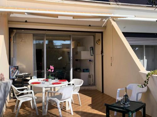 Photo de la galerie de l'établissement Résidence Héliopolis Bâtiment L - HELIOPOLIS L - Studio 4 personnes CAP D'AGDE MAE-3051, au Cap d'Agde