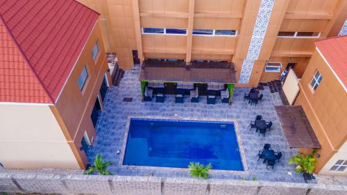 Bassein majutusasutuses Satus Hotel Yola või selle lähedal