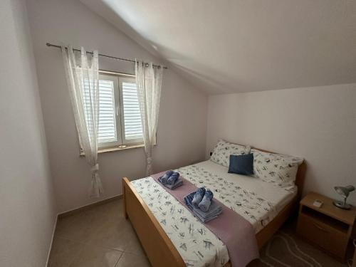 Ένα ή περισσότερα κρεβάτια σε δωμάτιο στο Yellow Villa