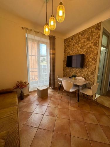 Villarey Home - central apartment in Menton