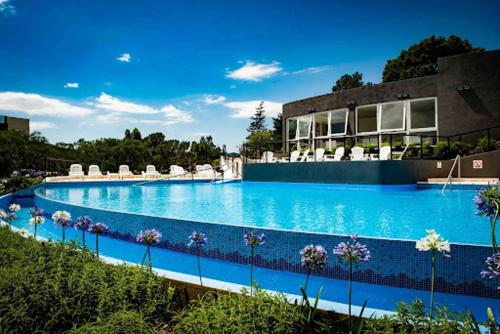Πισίνα στο ή κοντά στο Departamento en el lago