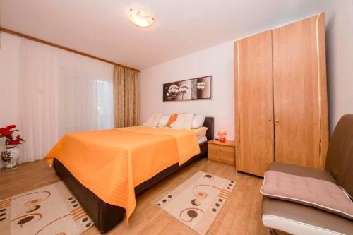 Apartments with parking space Barbat, Rab - 23817