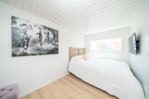 Voodi või voodid majutusasutuse Bubbles and Brews, Road Runner Bungalow toas