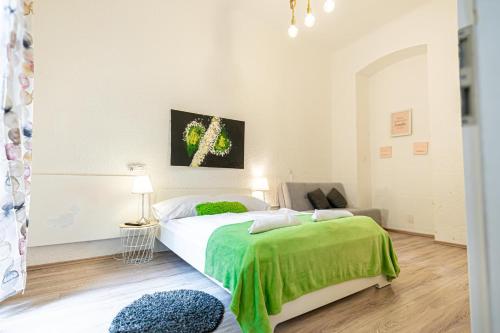 Simple Apt w full kitchen Wiener Stadthalle