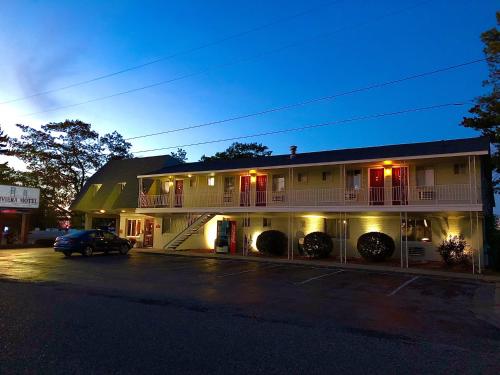 Gallery image of Riviera Motel in Mackinaw City
