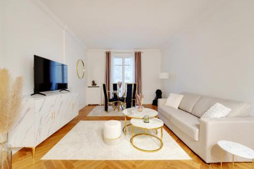 Prestigieux 2 Pièces Champs-Élysées George V