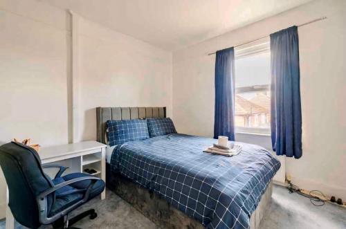 Postel nebo postele na pokoji v ubytování Private Room in Uxbridge near Heathrow
