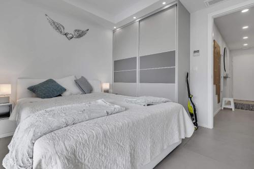 toDalmatia Seafront Apartment