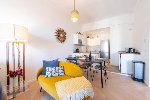 Modern 2-Br Apartment with Balconies 3 Min from Palais des Festivals