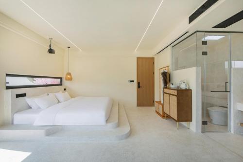 Gambar di galeri bagi Romantic July in the Wild Sky Garden Private Bath Starry Sky Swimming Pool Wild Luxury Viewing B&B di Baishuiwan