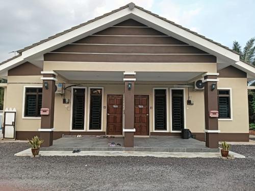 Bangunan di mana terletaknya rumah percutian