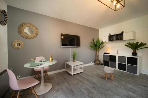 Appartement climatisé tout equipe avec balcon au cœur de Marseille
