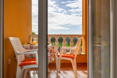 Bezauberndes Apartment mit Babybett, Spielplatz, Grill, WiFi