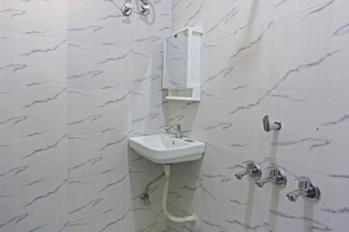 Koupelna v ubytování Twamev Residency