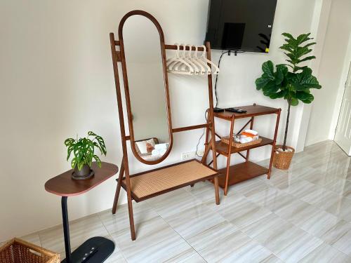 Televisyen dan/atau pusat hiburan di Twins cafe & Room