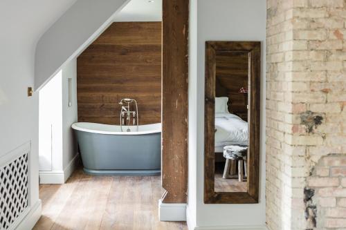 Et badeværelse på Royal Racing Retreat in Newmarket