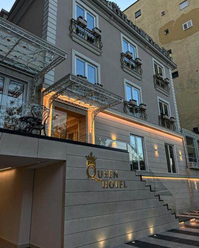 Hotel Queen
