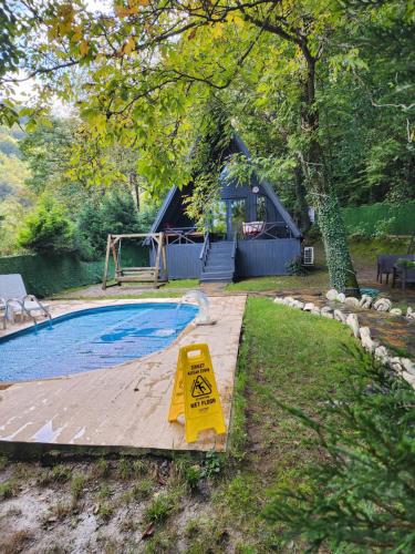 Πισίνα στο ή κοντά στο Sapanca Çağlayan Bungalow