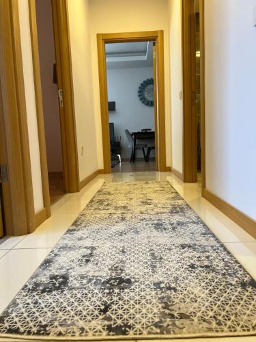 Foto dalla galleria di Luxury Designed Comfortable 2 Rooms & 1 Living room Apartment Free Parking Garaj a Esenyurt