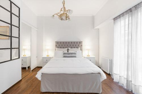 Unique apartment next to Acropolis and metro