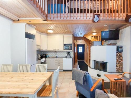 Køkken eller tekøkken på Holiday Home Kultakoto a by Interhome