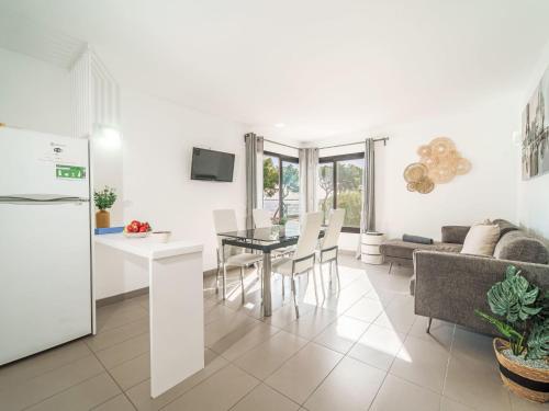 Apartment Oratge Beach Views by Interhome