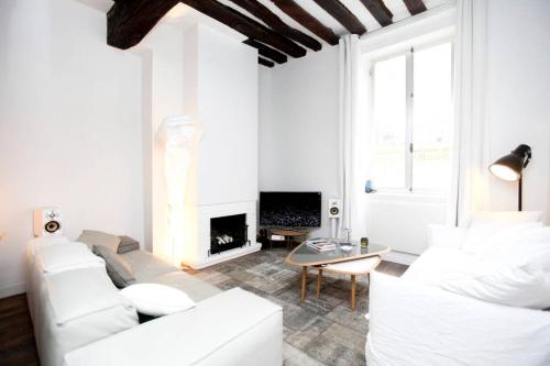 CHARMS COSINESS AND DESIGN IN Le MARAIS