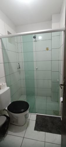 Ένα μπάνιο στο Apartamento no centro de Castanhal
