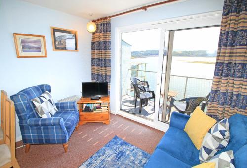 Ruang duduk di Harbour Flat - 12E South Snowdon Wharf