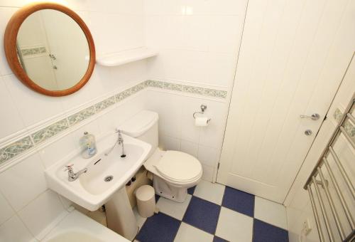 Bilik mandi di Harbour Flat - 12E South Snowdon Wharf