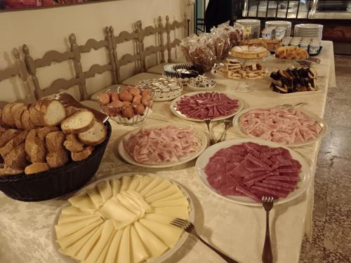 Jídlo v hotelu nebo okolí