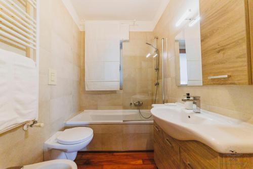 Wow Waterfront Apartment photo 35