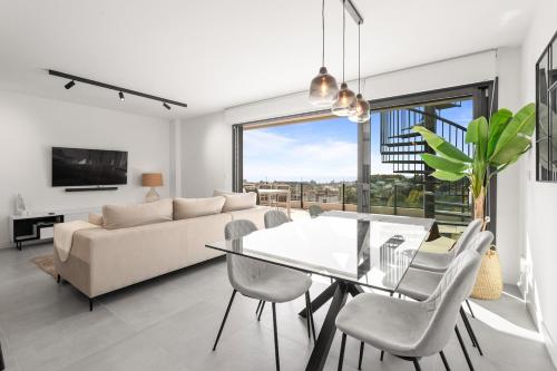 Discover Luxury Living in Estepona's Oasis-RDR467