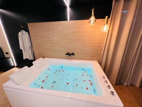 Φωτογραφία από το άλμπουμ του La Bulle d'Amour - Suite luxe & Spa σε La Roche-sur-Yon