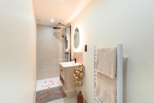 Ένα μπάνιο στο La Bulle d'Amour - Suite luxe & Spa
