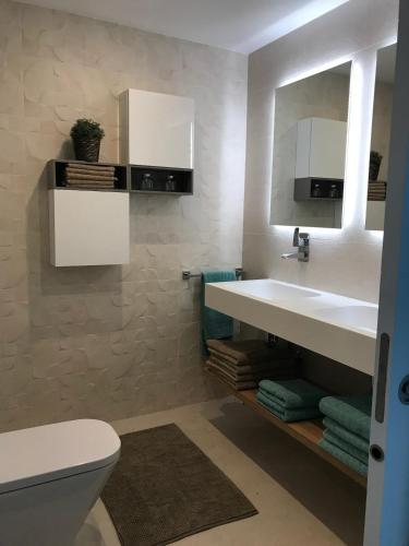Dreamhomesbymaria beachfront with garage