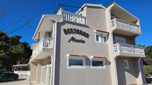 Pansion restoran Marin