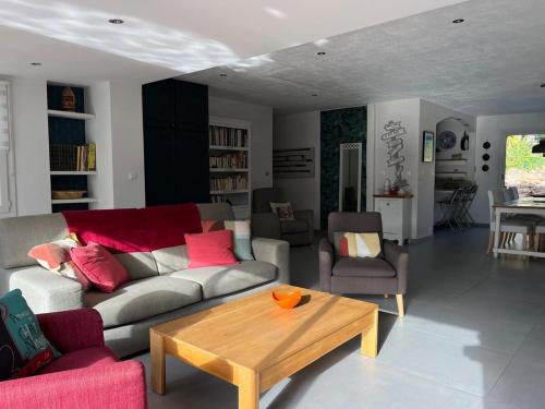 Photo de la galerie de l'établissement Oustau 15 Villa Côte d'Azur piscine et nature, à Roquebrune-sur Argens